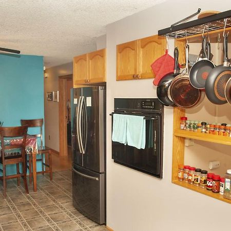 Tiga Bed And Breakfast Yellowknife Esterno foto