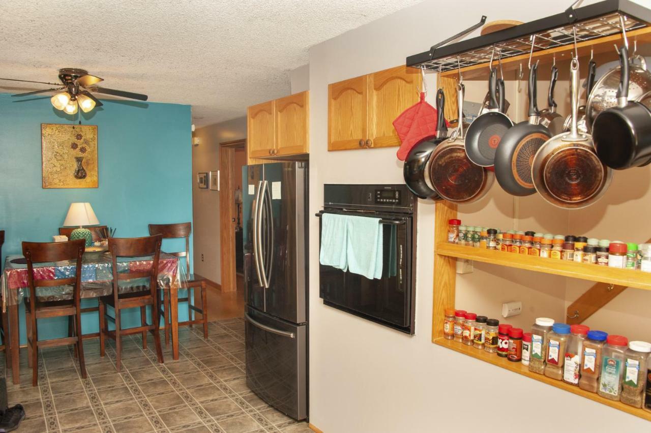 Tiga Bed And Breakfast Yellowknife Esterno foto