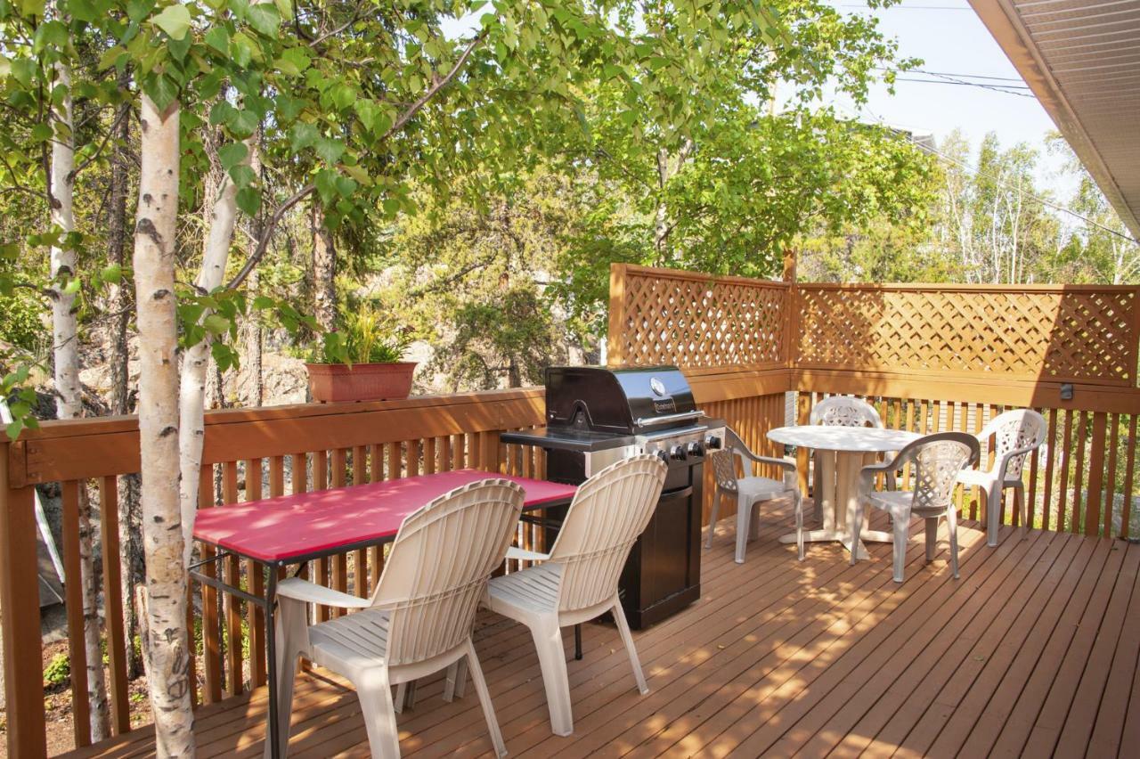 Tiga Bed And Breakfast Yellowknife Esterno foto