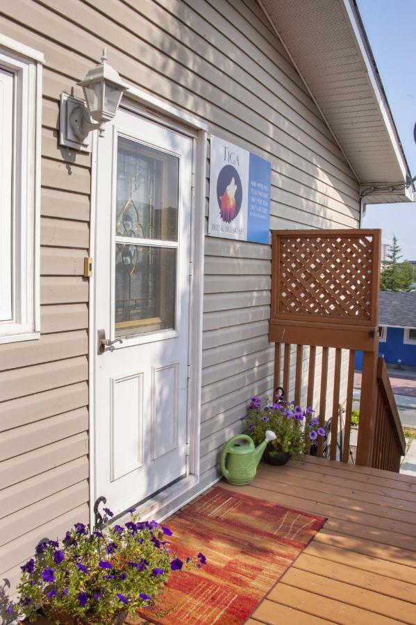 Tiga Bed And Breakfast Yellowknife Esterno foto