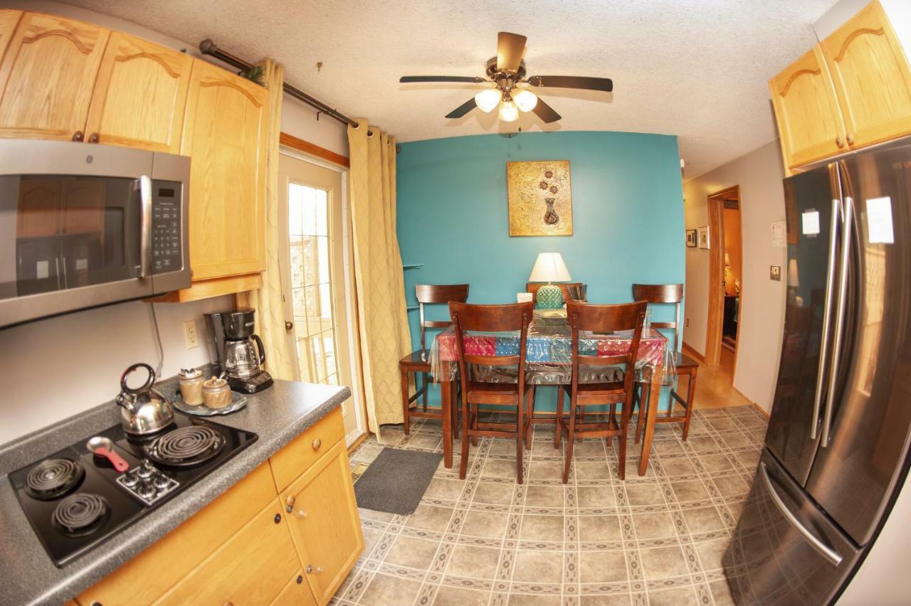 Tiga Bed And Breakfast Yellowknife Esterno foto